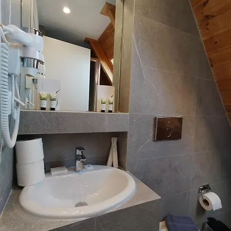 Marelia Urban * Tessalónica